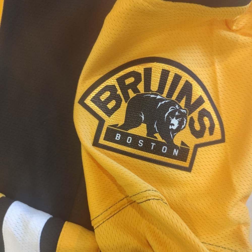 Boston Bruins Fanatics Hockey Jersey - Picture 6 of 12